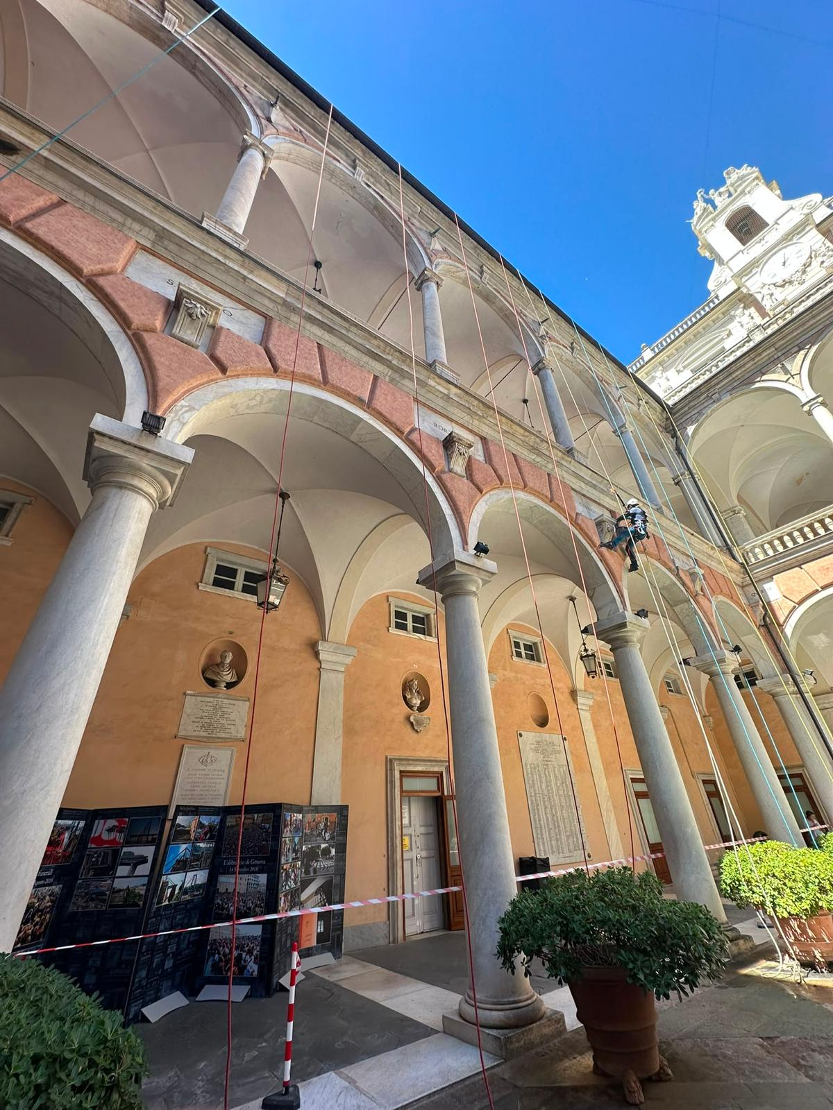Facciata di un edificio storico sottoposto a intervento